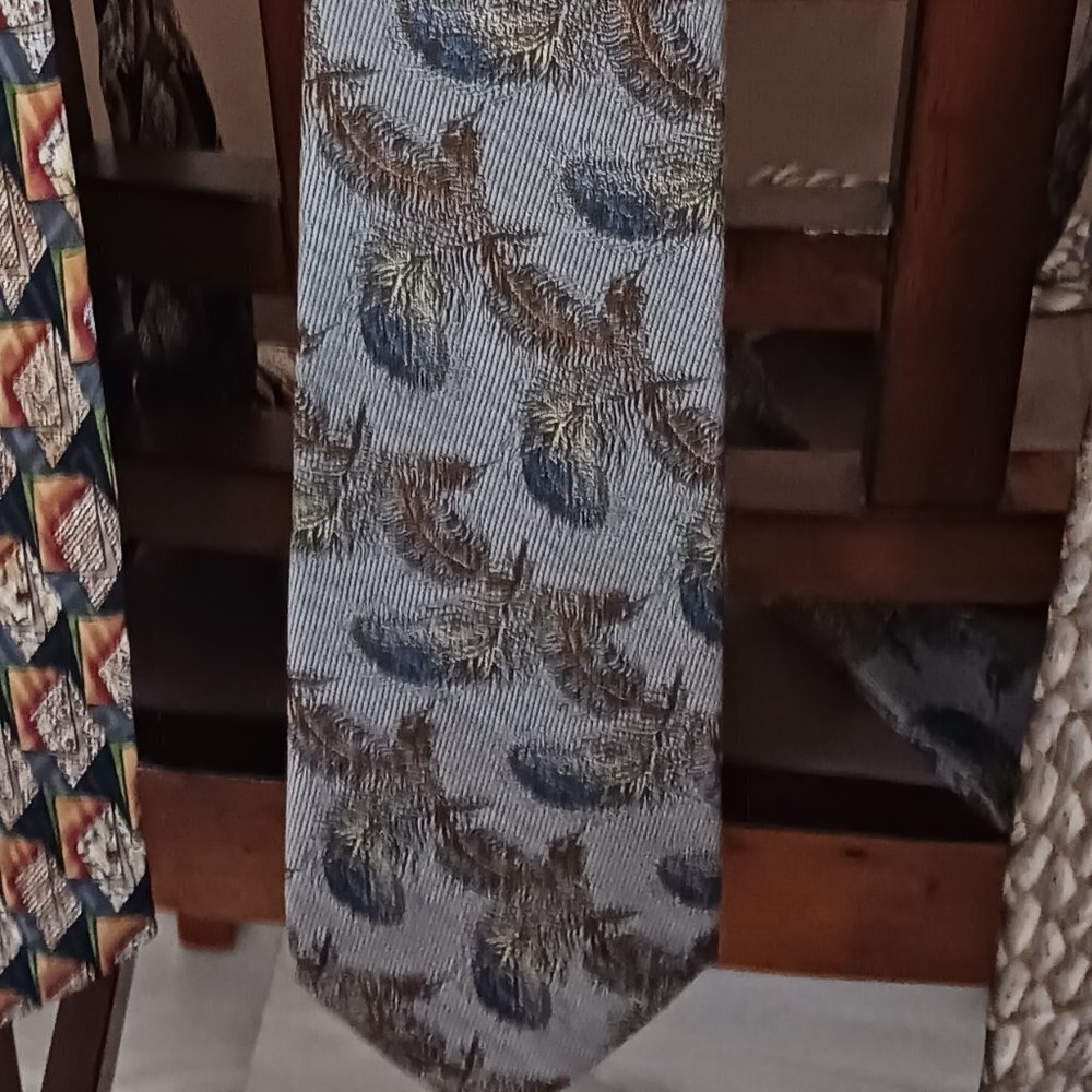 MANS ROBERT TALBOTT NECKTIE